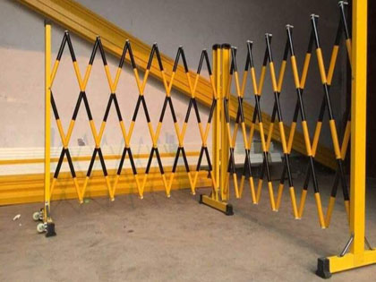 伸縮移動(dòng)護(hù)欄