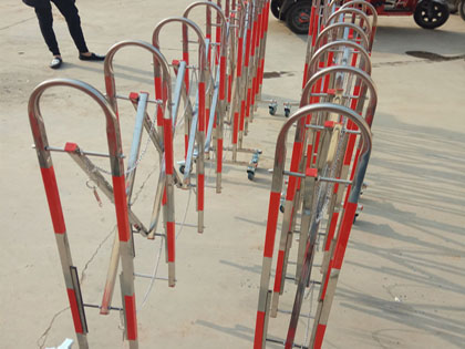 伸縮移動(dòng)護(hù)欄