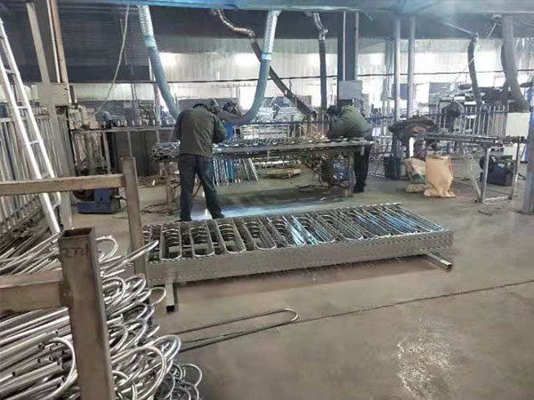 香港鋅鋼護(hù)欄廠區(qū)一覽-9 香港鋅鋼護(hù)欄廠區(qū)一覽-9