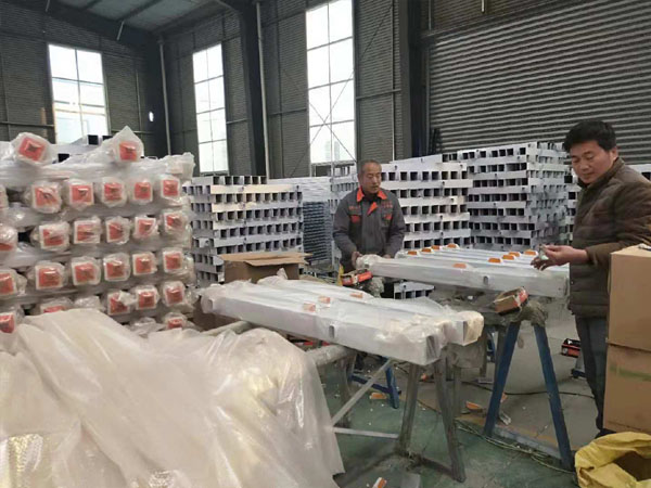 香港鋅鋼護(hù)欄廠區(qū)一覽-12 香港鋅鋼護(hù)欄廠區(qū)一覽-12