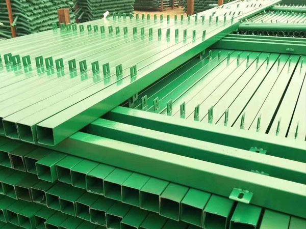 香港鋅鋼護(hù)欄廠區(qū)一覽-15 香港鋅鋼護(hù)欄廠區(qū)一覽-15