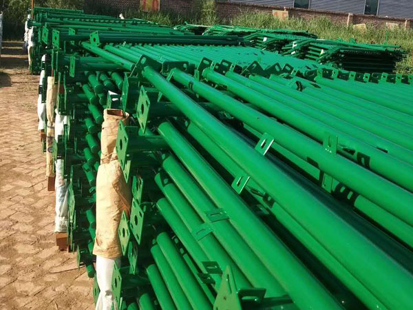 香港鋅鋼護(hù)欄廠區(qū)一覽-16 香港鋅鋼護(hù)欄廠區(qū)一覽-16